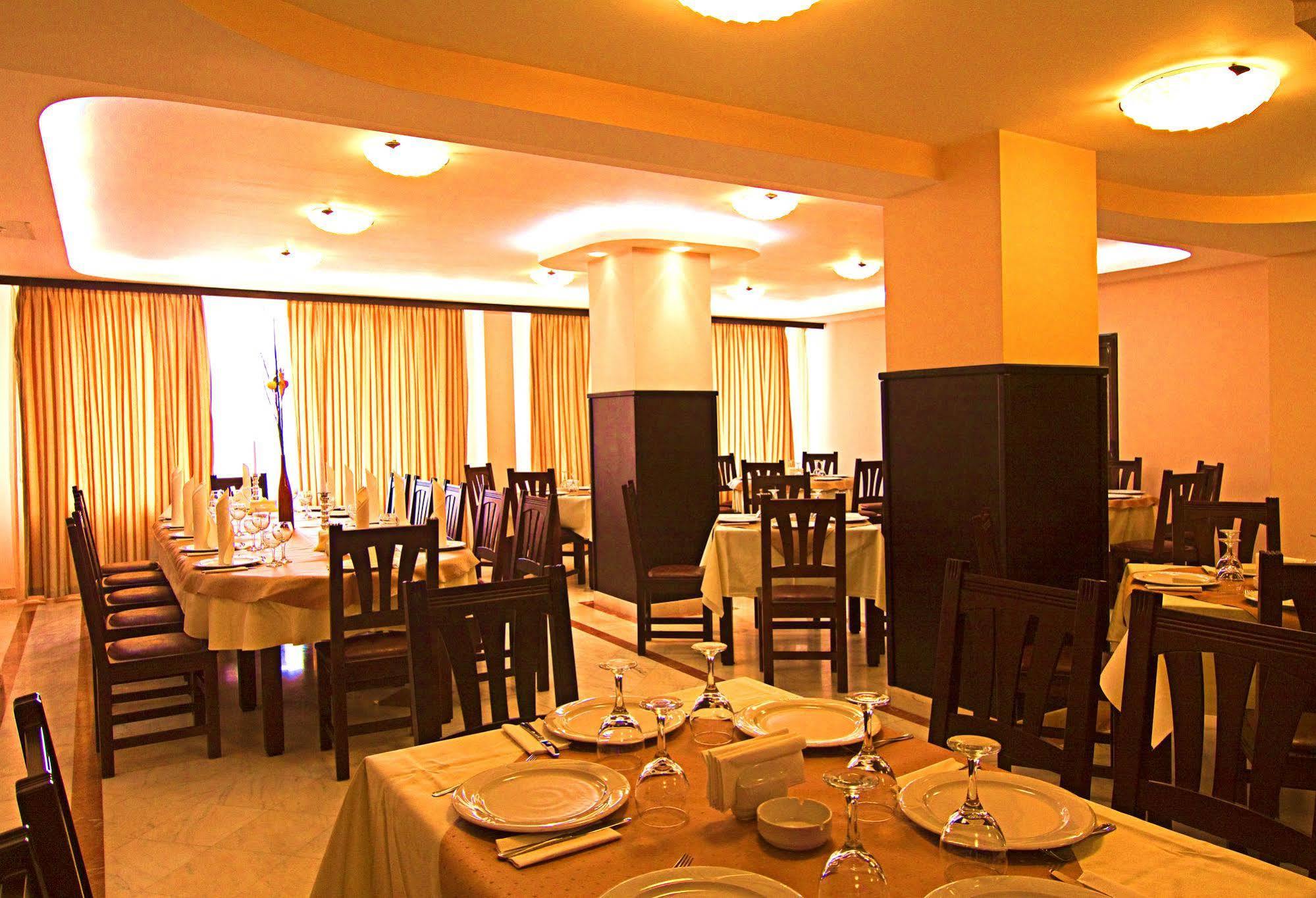 Hotel Floris شيا المظهر الخارجي الصورة