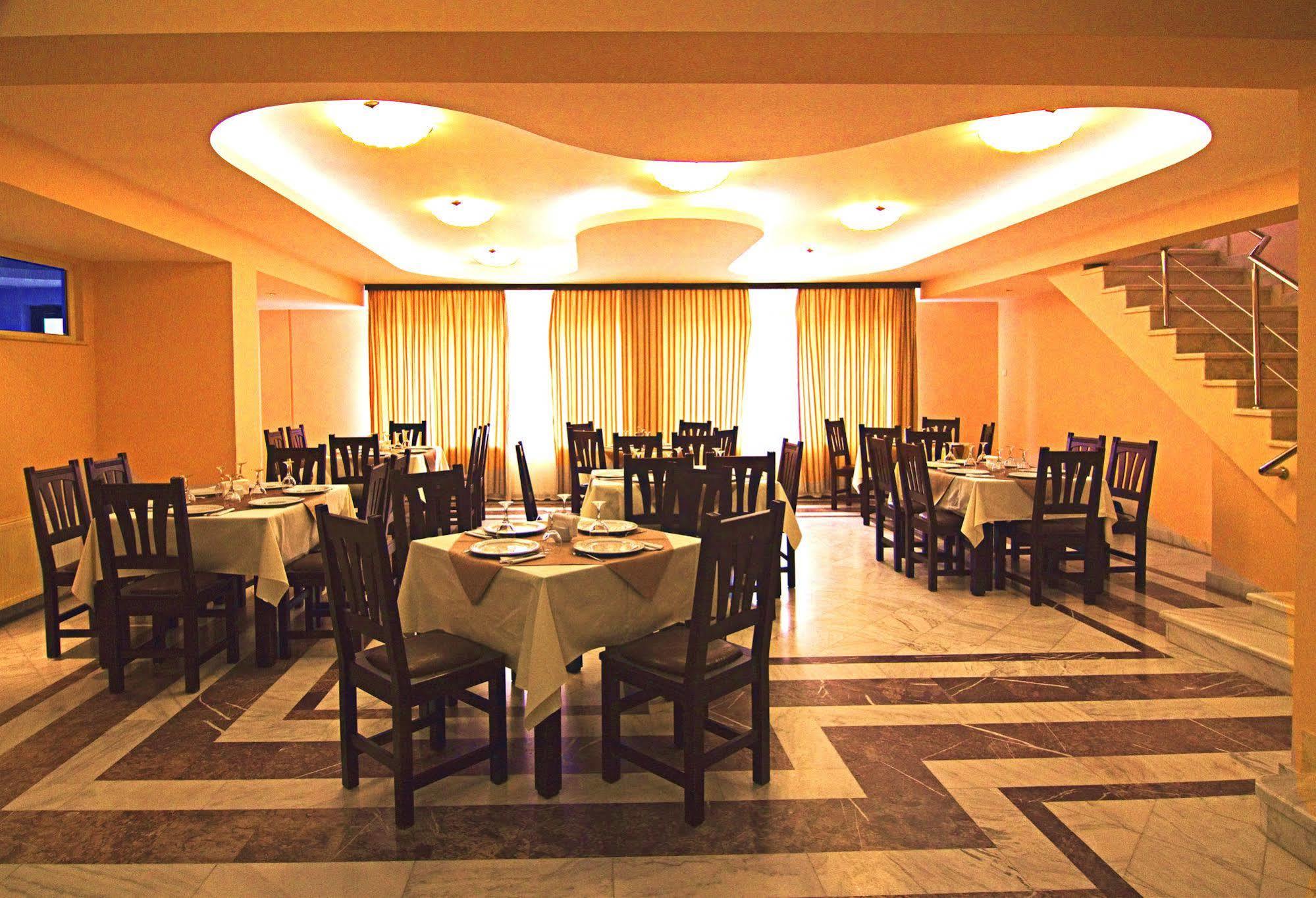 Hotel Floris شيا المظهر الخارجي الصورة