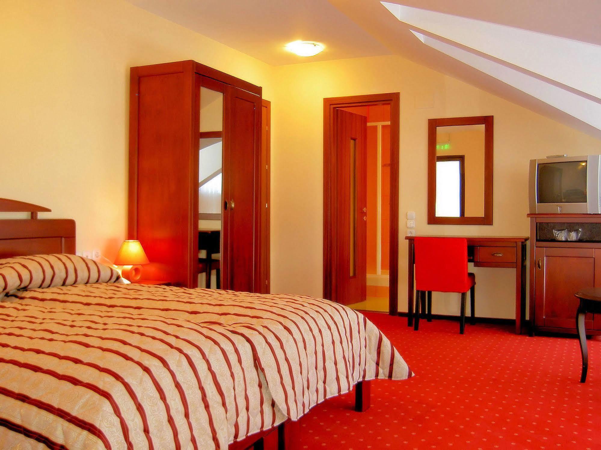 Hotel Floris شيا المظهر الخارجي الصورة