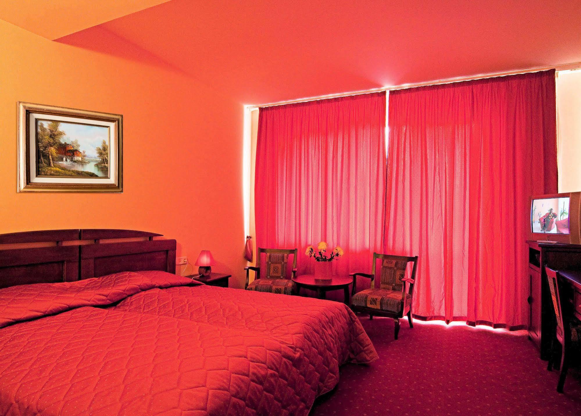 Hotel Floris شيا المظهر الخارجي الصورة
