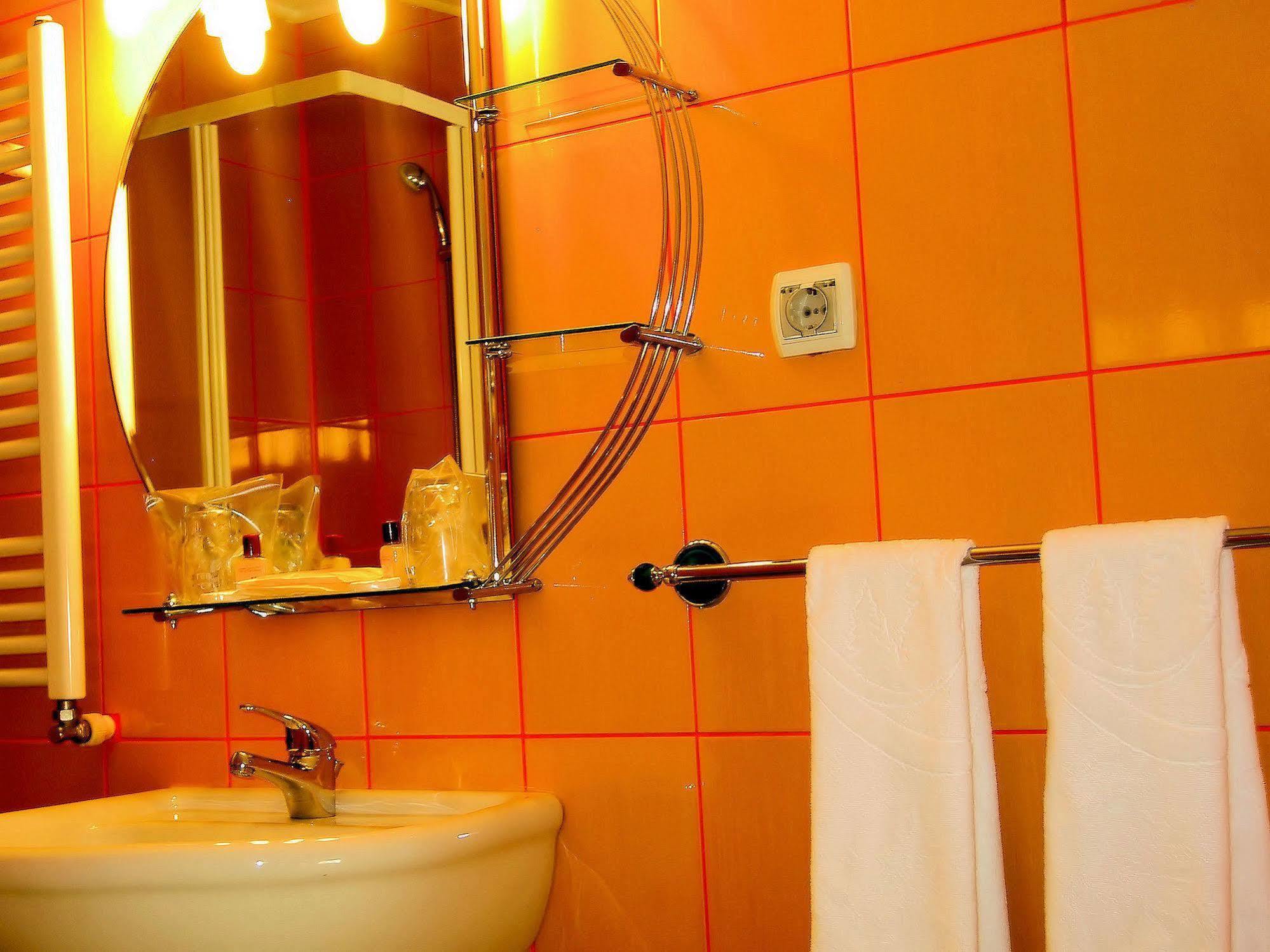 Hotel Floris شيا المظهر الخارجي الصورة