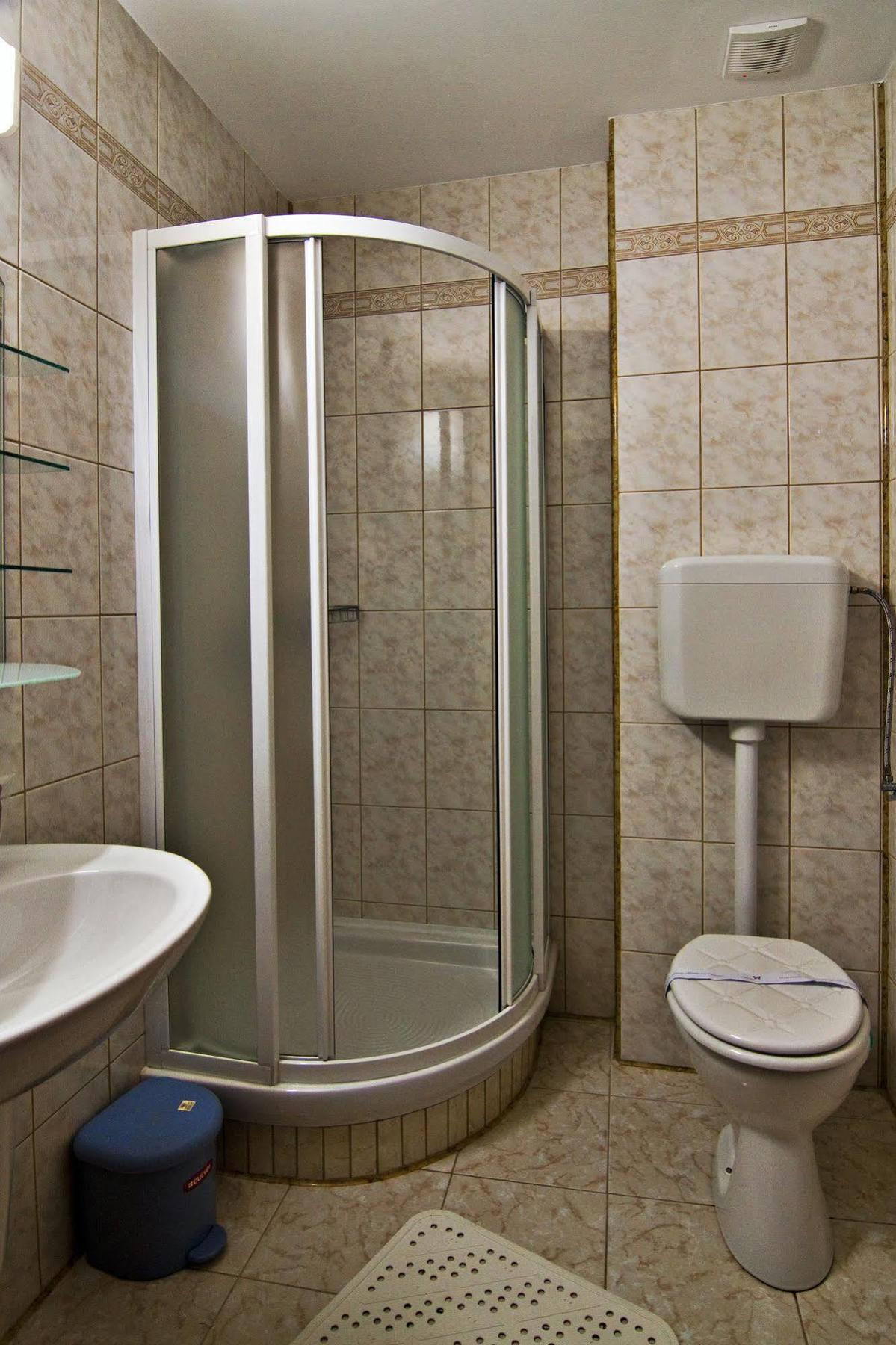Hotel Floris شيا المظهر الخارجي الصورة